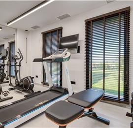 5 bedroom luxury seaside villa with indoor & outdoor pool, near Acharavi, sleeps 10